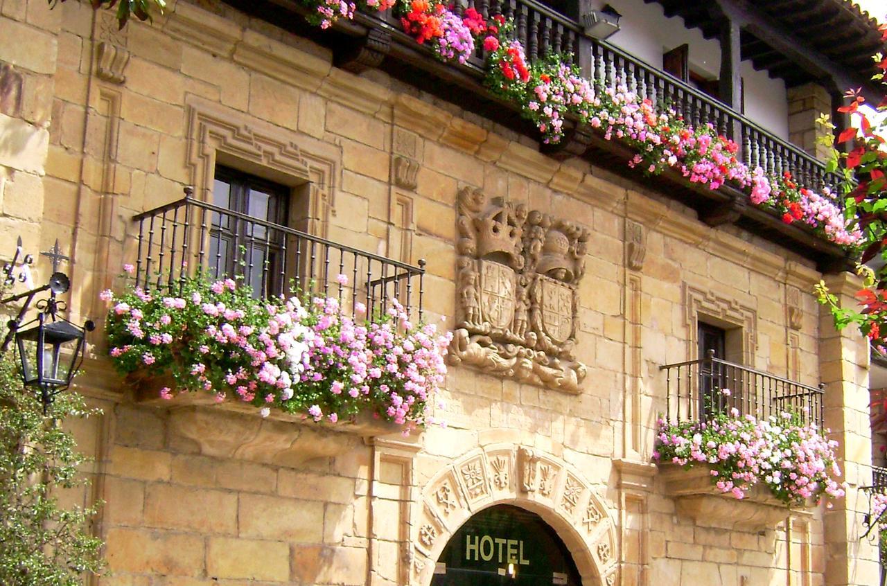 Hotel Museo Los Infantes Сантилана дел Мар Екстериор снимка